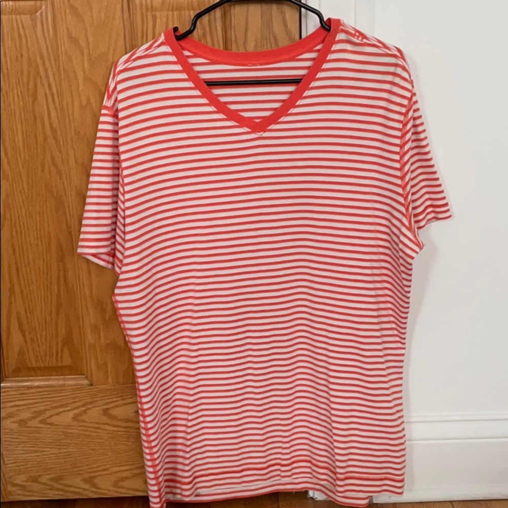 Lululemon men’s v neck size L